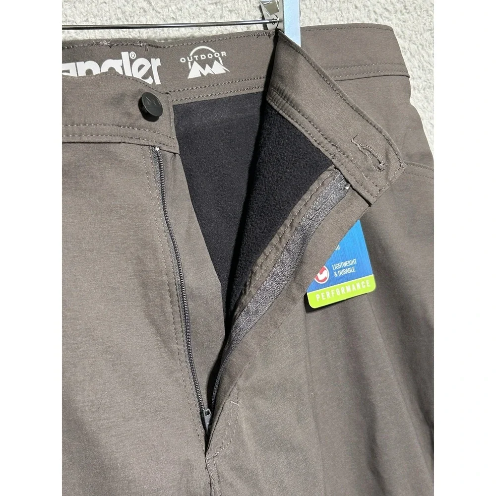 New Wrangler Mens 42X30 Outdoor Fleece Lined All Terrain Pant Flex Waistband‎